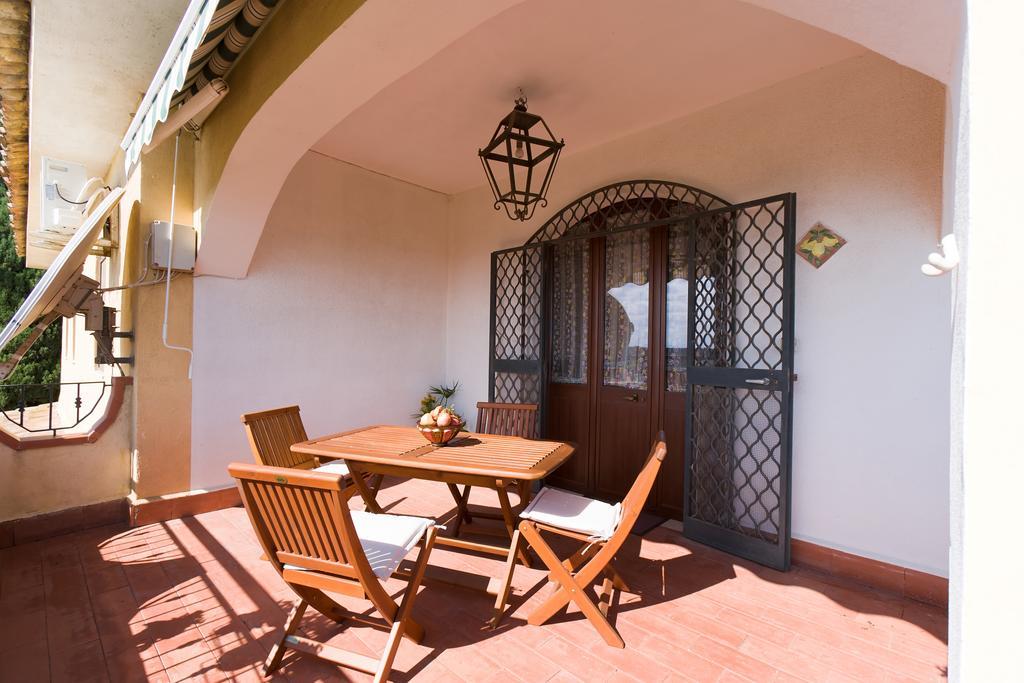 הוילה מיסטרביאנקו Orange Park - Agriturismo מראה חיצוני תמונה