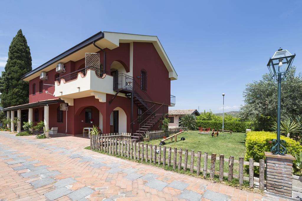 הוילה מיסטרביאנקו Orange Park - Agriturismo מראה חיצוני תמונה