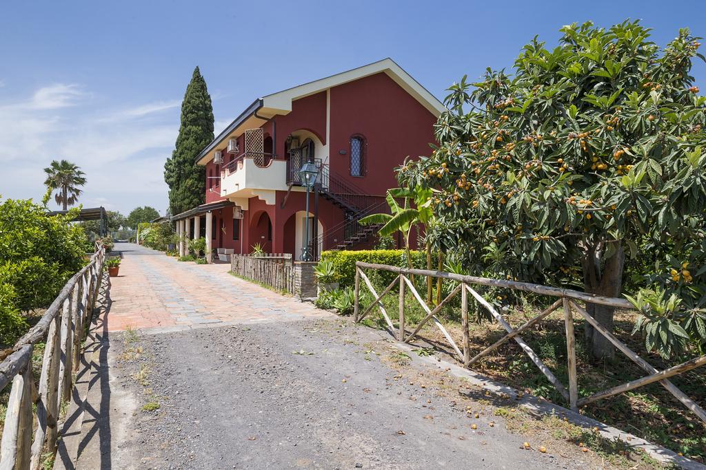 הוילה מיסטרביאנקו Orange Park - Agriturismo מראה חיצוני תמונה