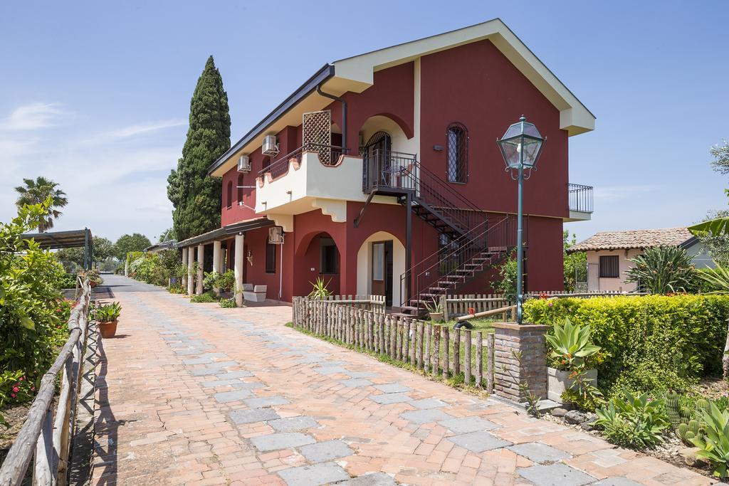 הוילה מיסטרביאנקו Orange Park - Agriturismo מראה חיצוני תמונה