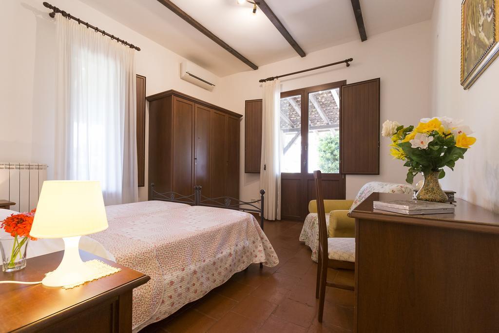 הוילה מיסטרביאנקו Orange Park - Agriturismo מראה חיצוני תמונה