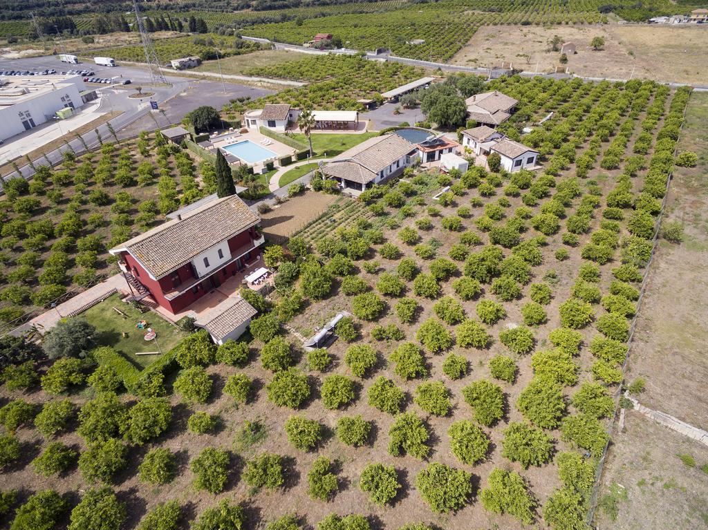 הוילה מיסטרביאנקו Orange Park - Agriturismo מראה חיצוני תמונה